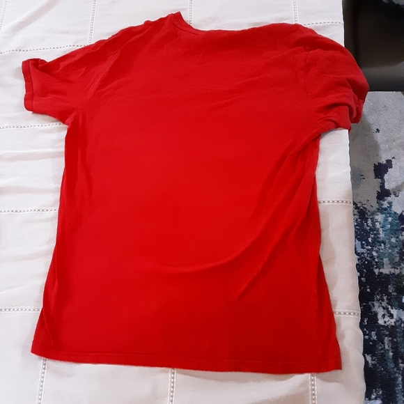 3/$15 EUC Oakley Red T-shirt Silver Decal Men's XL Regular Fit - Picture 4 of 4